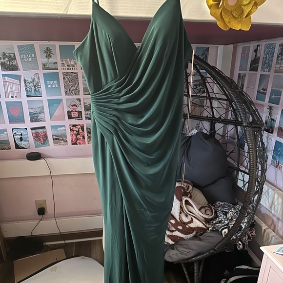 PROM DRESS - Picture 2 of 5